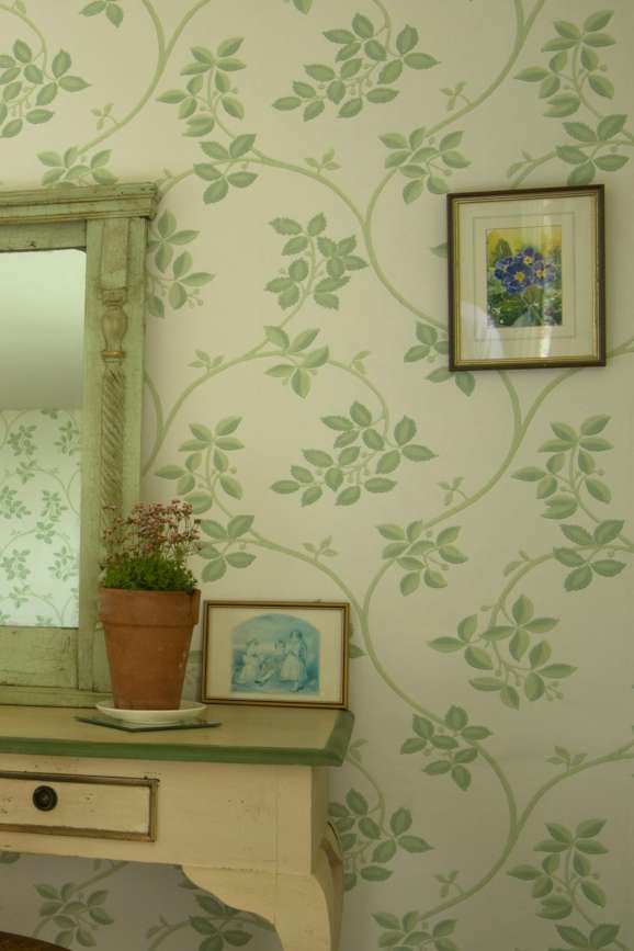 Ringwold in a room setting