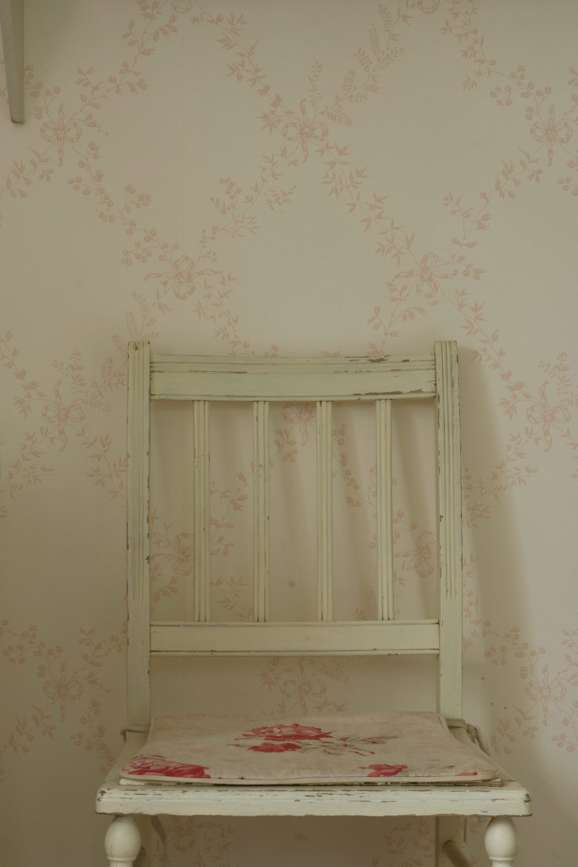 Toile Trellis in a room setting