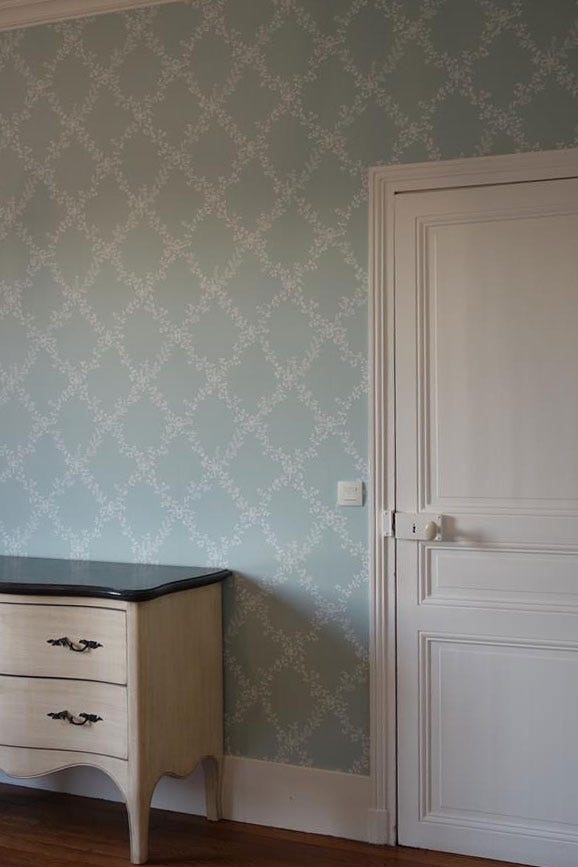 Toile Trellis in a room setting