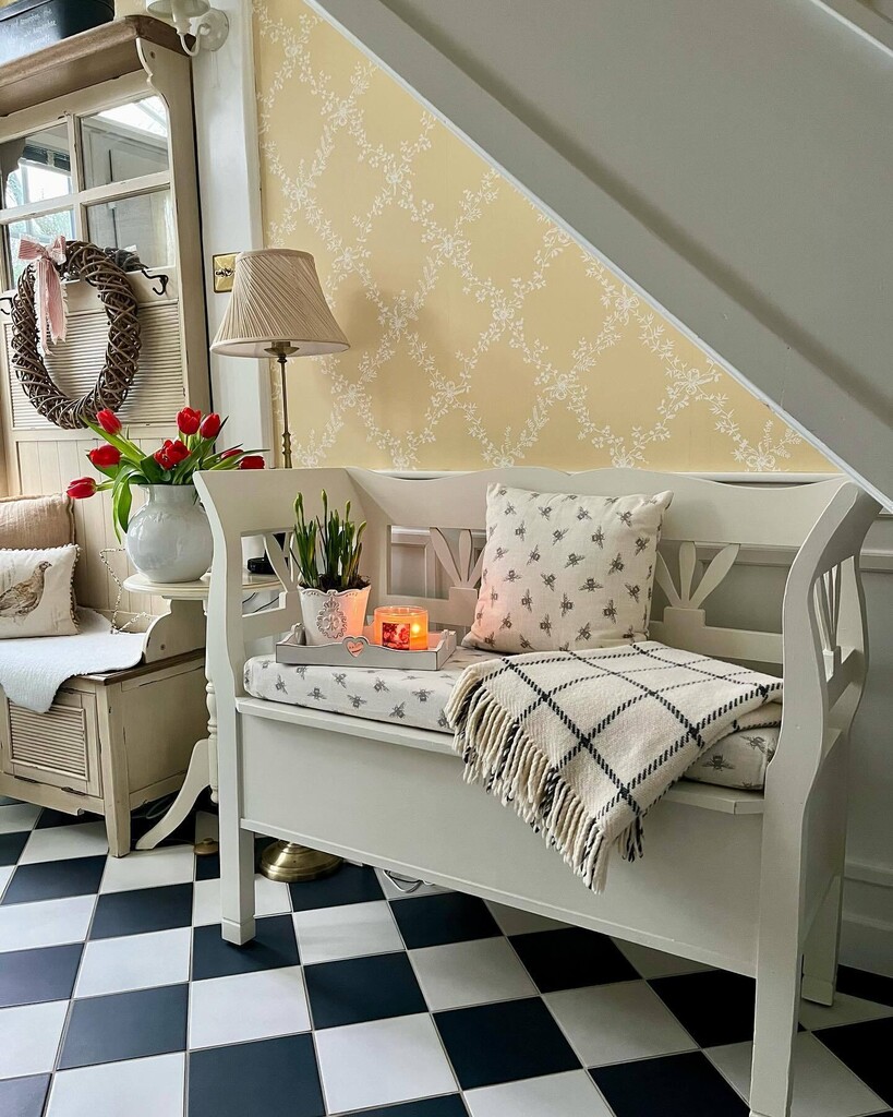 Toile Trellis in a room setting