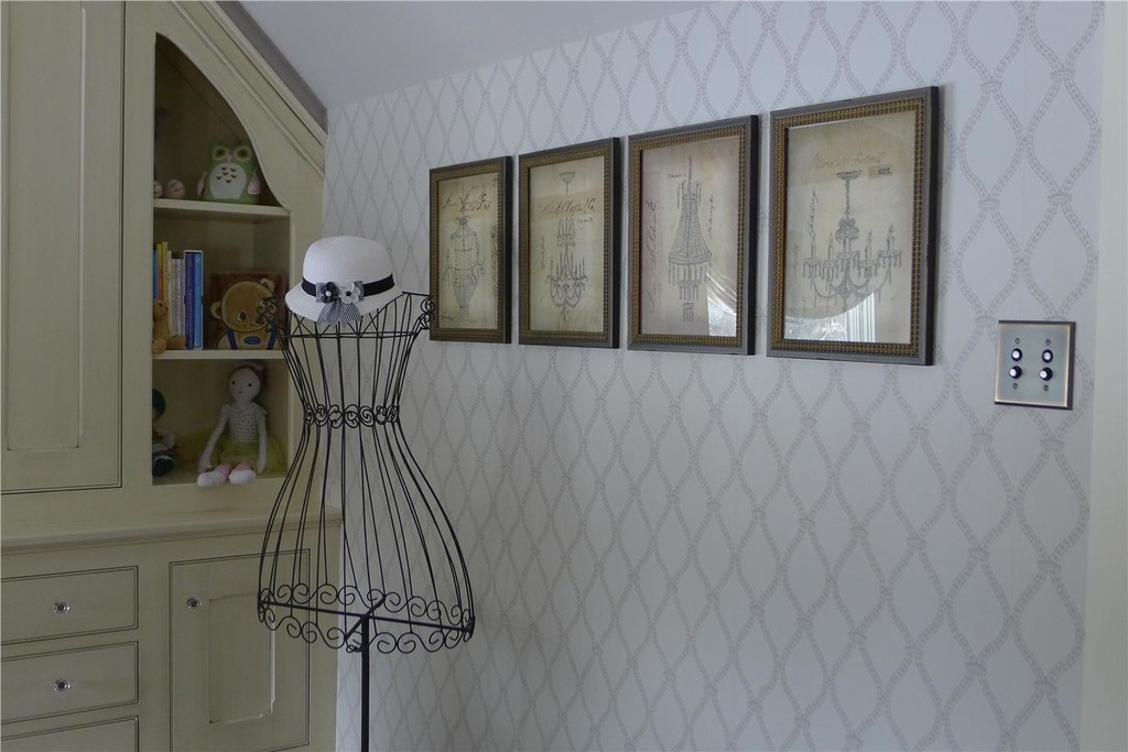 Crivelli Trellis in a room setting